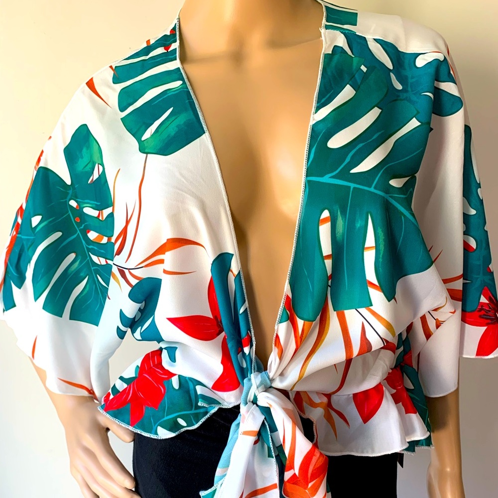 New Floral Summer Top 2X & Large - Picture 2 of 6